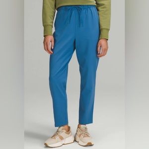 Lululemon Stretch High-Rise 7/8 Pant, Soft Denim, size 8